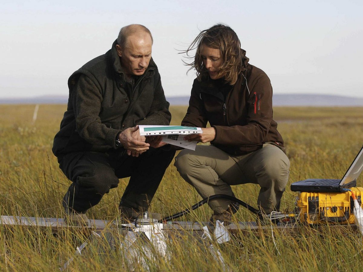 here-putin-hikes-beyond-the-arctic-circle-to-meet-with-scientists-measuring-the-impacts-of-global-climate-change