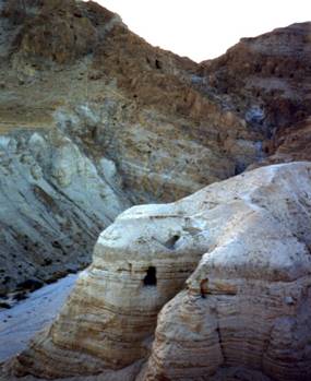 Qumran caves.jpg